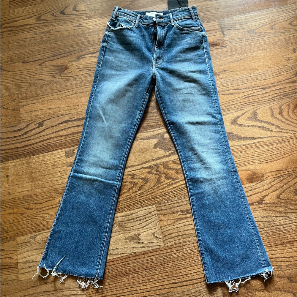 Brand New Mother Jeans. Size 24.